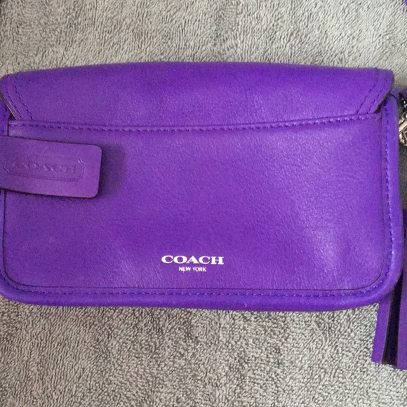 🚫SOLD🚫 Purple coach purse with detachable straps - Picture 3 of 4